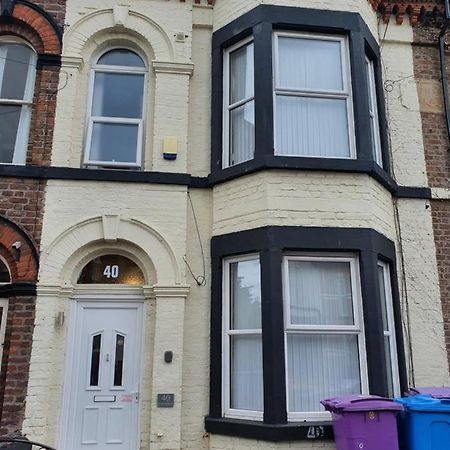 12 Person 6 Bedroom Self Catering House Liverpool Exterior photo