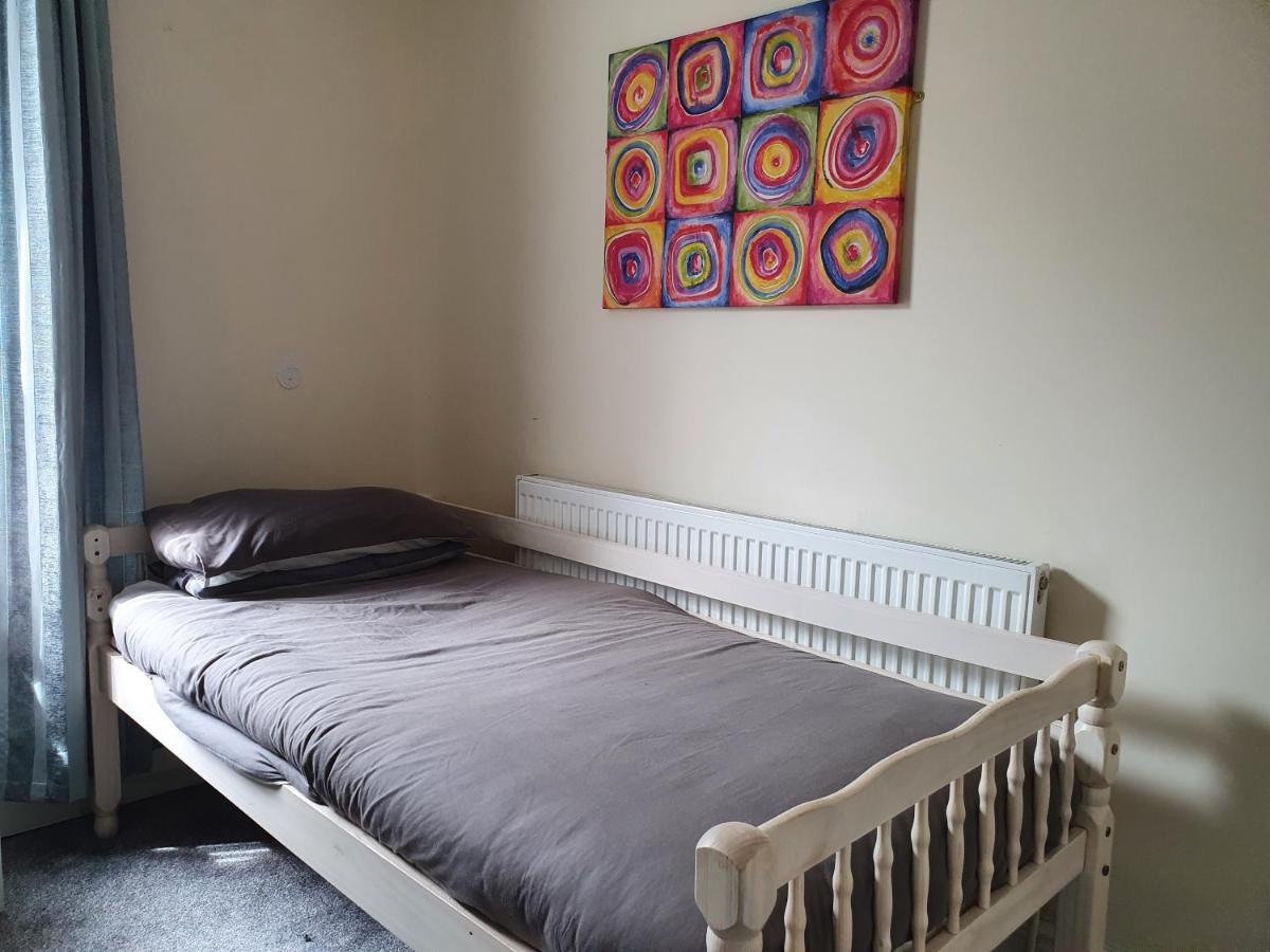12 Person 6 Bedroom Self Catering House Liverpool Exterior photo